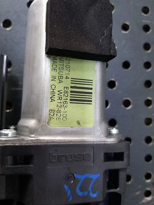 Motoras macara stanga spate jeep compass 2 e82163100