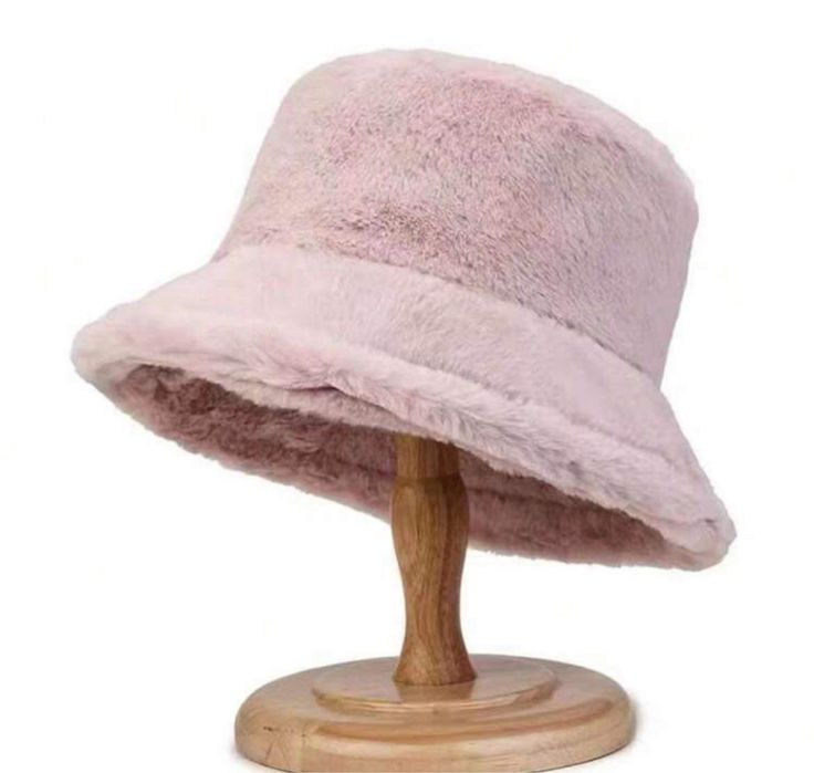 Дамска шапка тип Teddy Bear