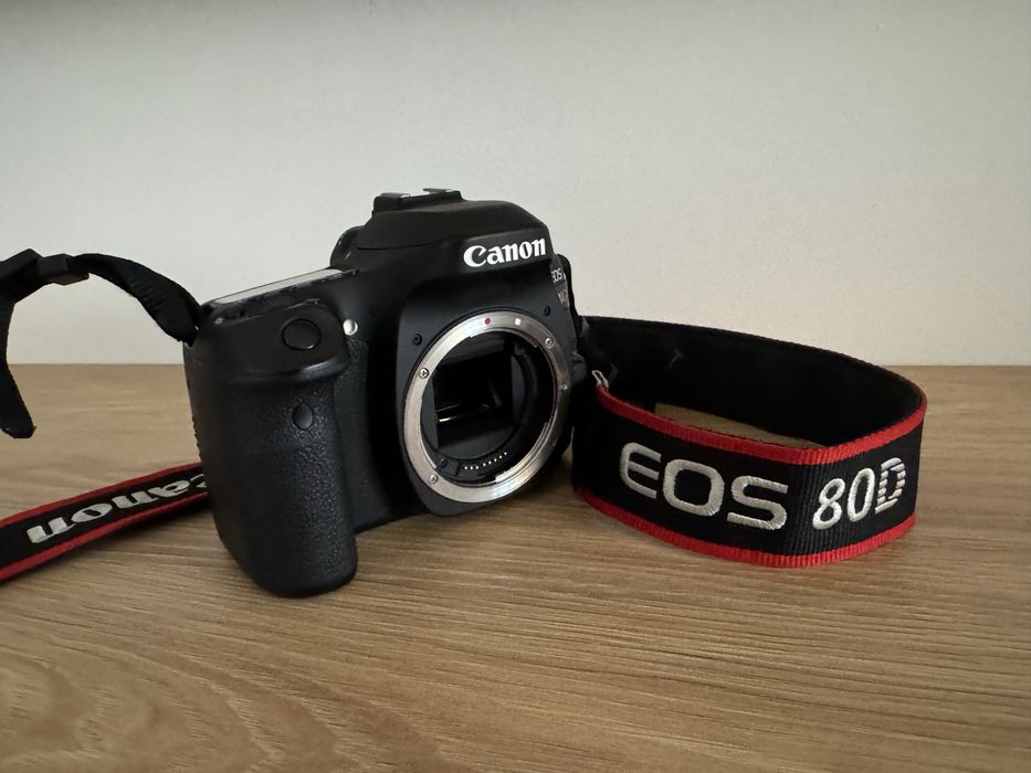 Фотоапарат Canon 80D тяло