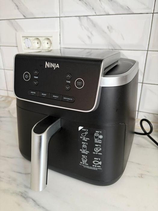 Friteuza cu aer cald  Ninja AF140 / NOU / 0 ore utilizare