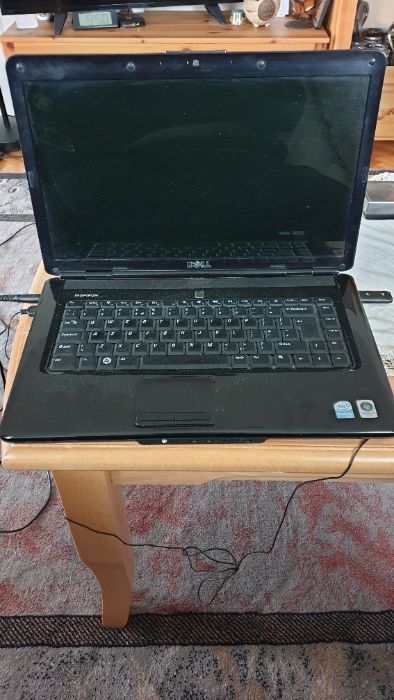 Лаптоп DELL             .