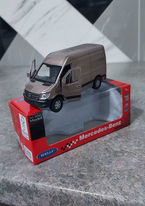 Macheta Mercedes Benz Sprinter Van+motoras-Welly  1/34-masinuța,dubița