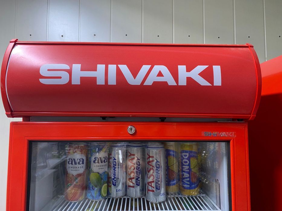 Продам витринный холодильник новый