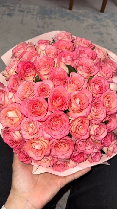 цветы 51 роза свежий