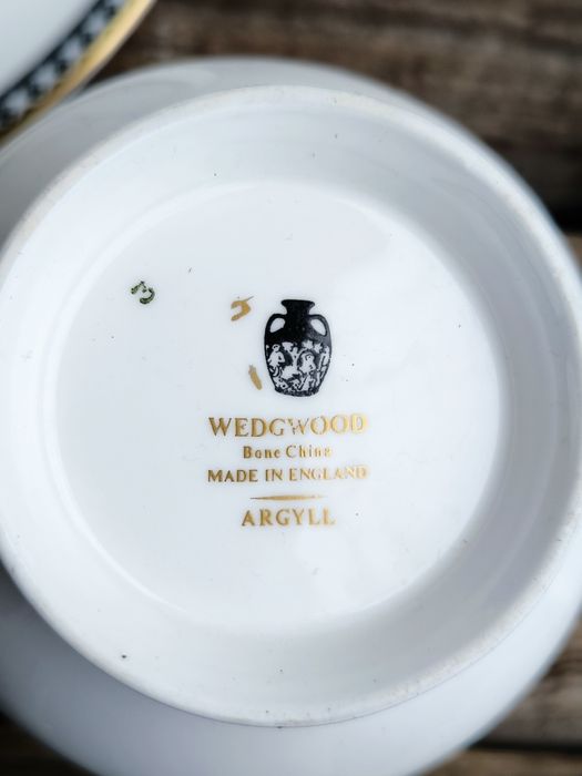 Костен порцелан Сервиз