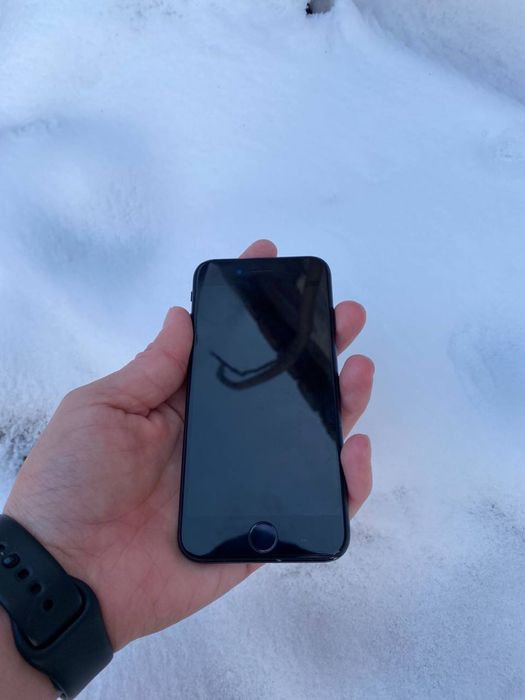 Iphone Se sotladi yoki obmen