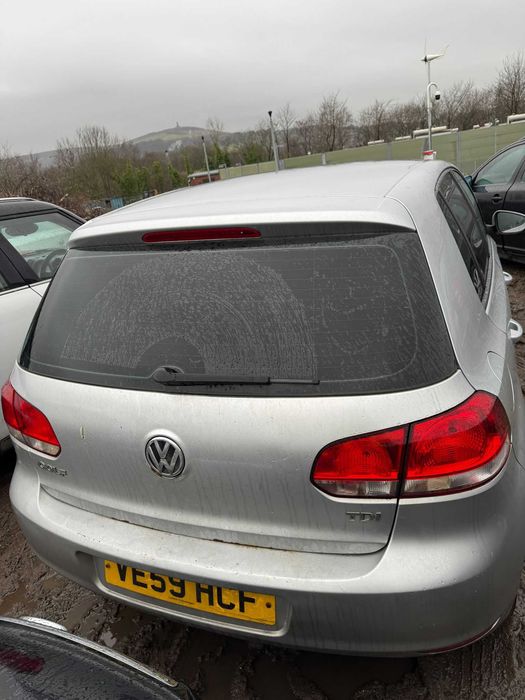 Dezmembrez Volkswagen Golf 6 1.6 TDi an 2010 cod motor CAYC
