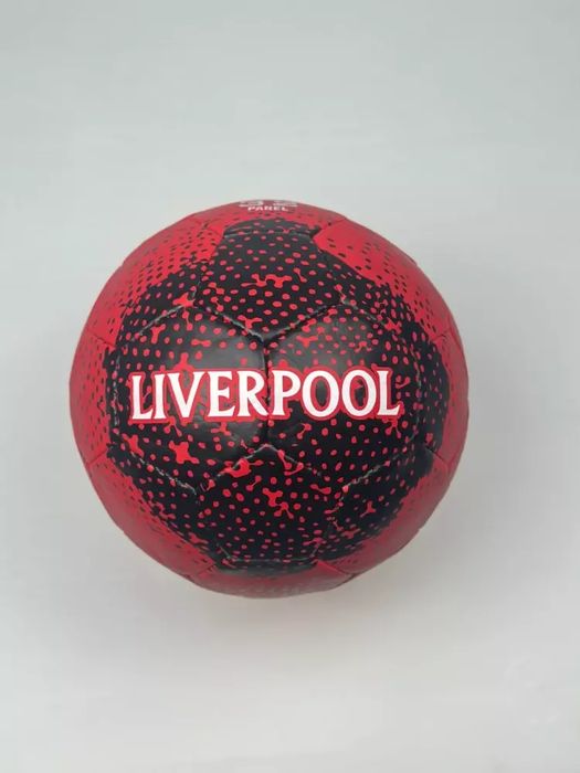 Futbol komanda logotipi tuwurilgan tuplar
