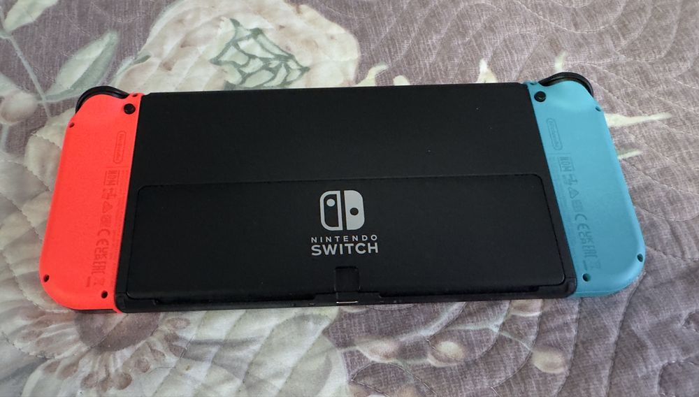 Consola Nintendo Switch OLED 64GB Modata +  card 128GB impecabil, ca nou