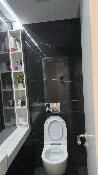 Дава се под наем Тристаен апартамент в София, Изгрев - 110 кв.м за 1350 € - Снимка #2