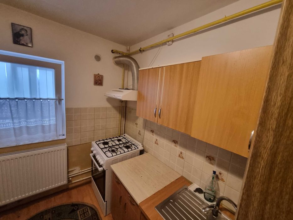 Închiriez apartament
