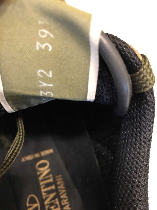 Valentino Garavani 39,5 sneakers autentici, full box, retail 580 euro