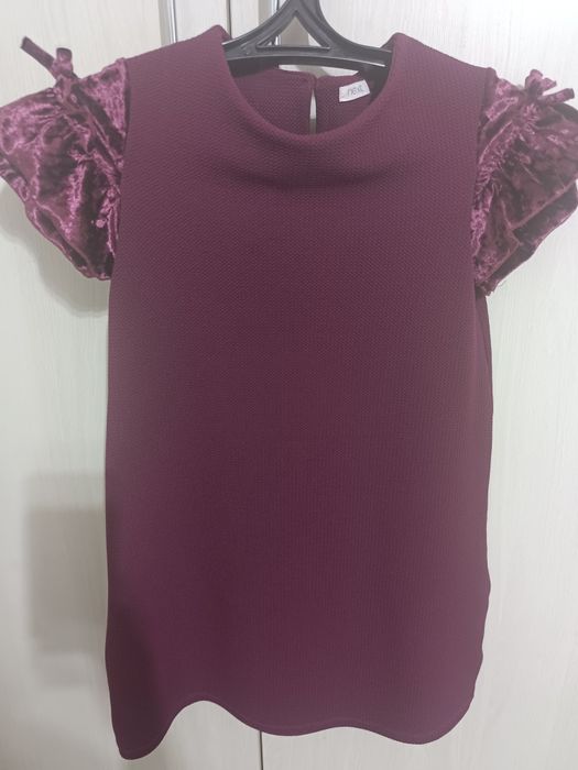 Продается платье на девочку 7-9 лет