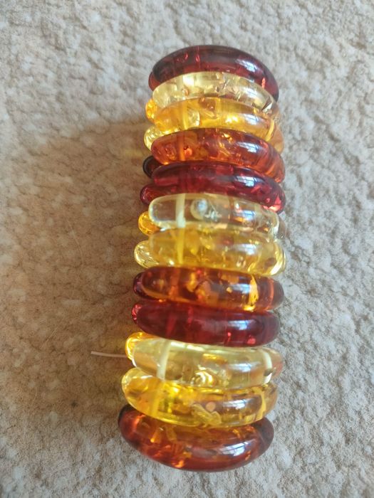 Продам лечебный янтарный браслет!!!