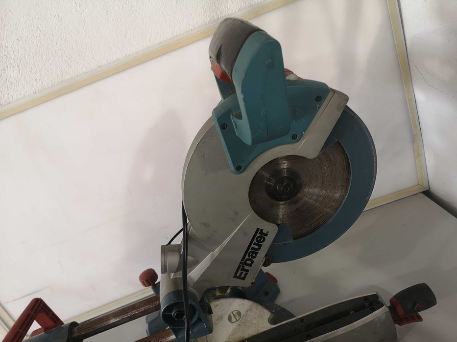 Циркуляр пендула - Erbauer 1600W / 254mm