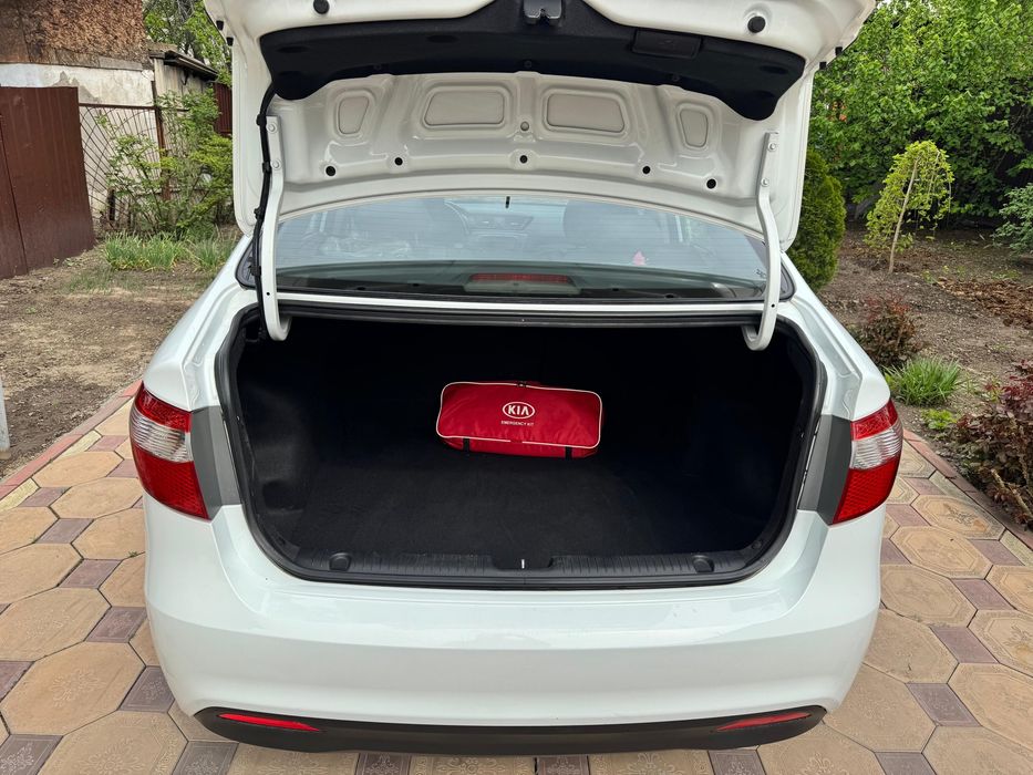 Продам авто Kia rio 3