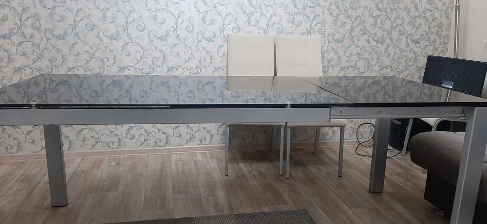 Стол раскладной, стеклянный