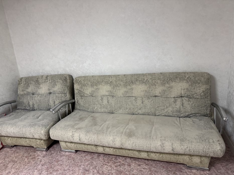 Диван с  креслом