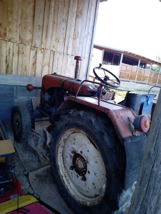 Vând tractor Staer sau schimb cu auto