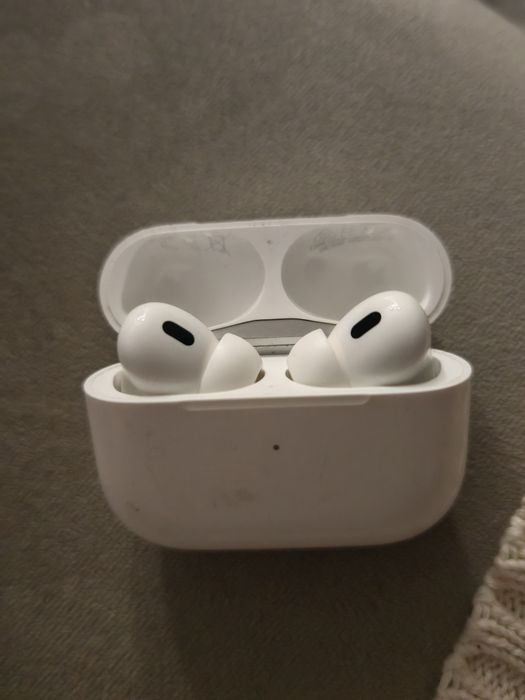 Airpods 2 pro оригинал в отличном состояние