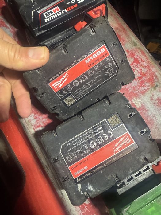 Milwaukee baterii 5ah , incarcator