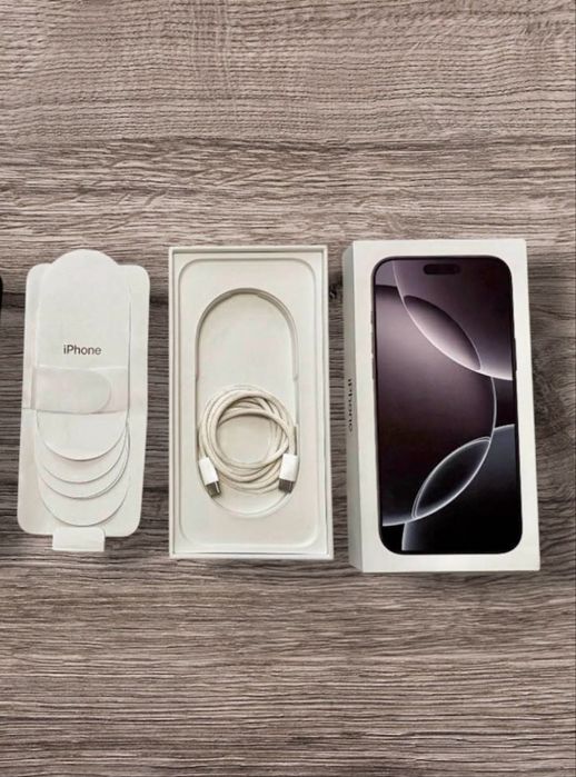 iPhone 16 Pro Max 256Gb bat 100 %