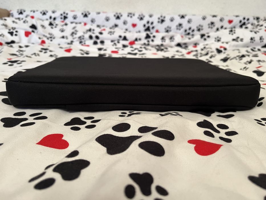 Geantă / Husă anti șoc pentru laptop / tabletă TOMTOC nouă