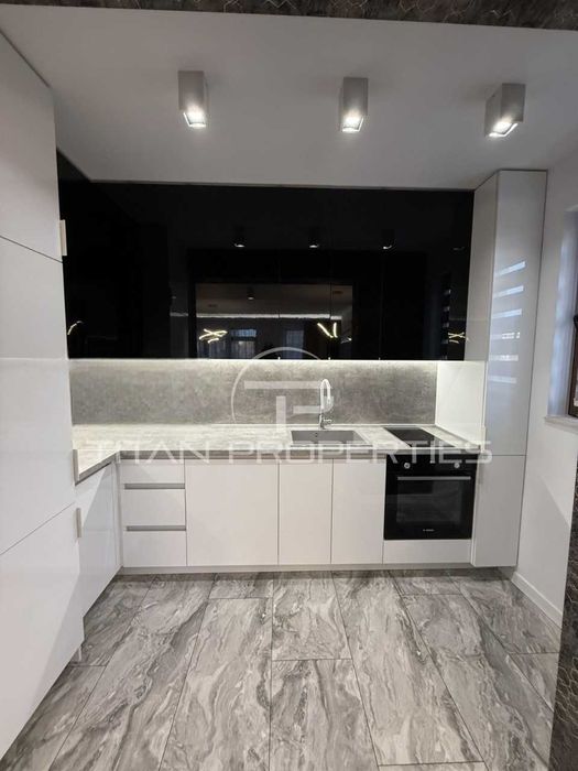 Продава се Тристаен апартамент в Пловдив, Остромила - 118 кв.м за 2111 €/кв.м - Снимка #6