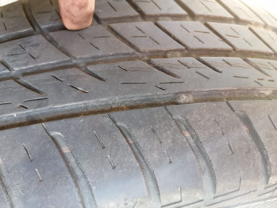 Vând cauciucuri cu jenti