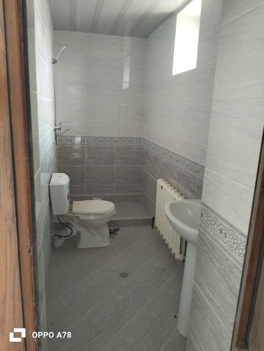 Yangi qurilgan xovli uy sotiladi