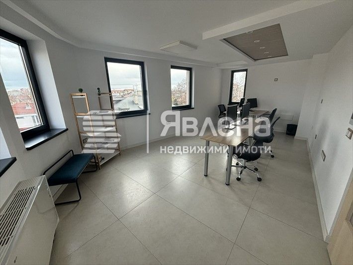 Дава се под наем Офис в Варна, Център - 72 кв.м за 850 € - Снимка #1