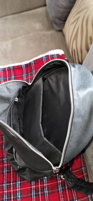 Ghiozdan piele ecologica Guess