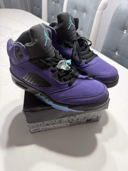 Jordan 5 Alternate Grape