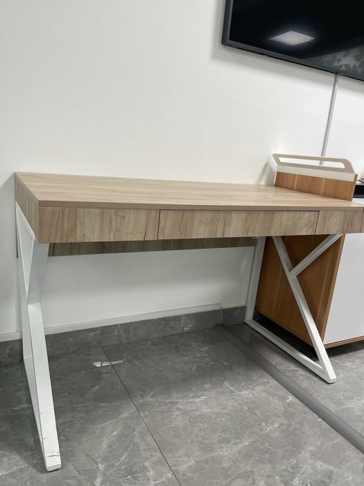 Стол письменный AIKO EVA