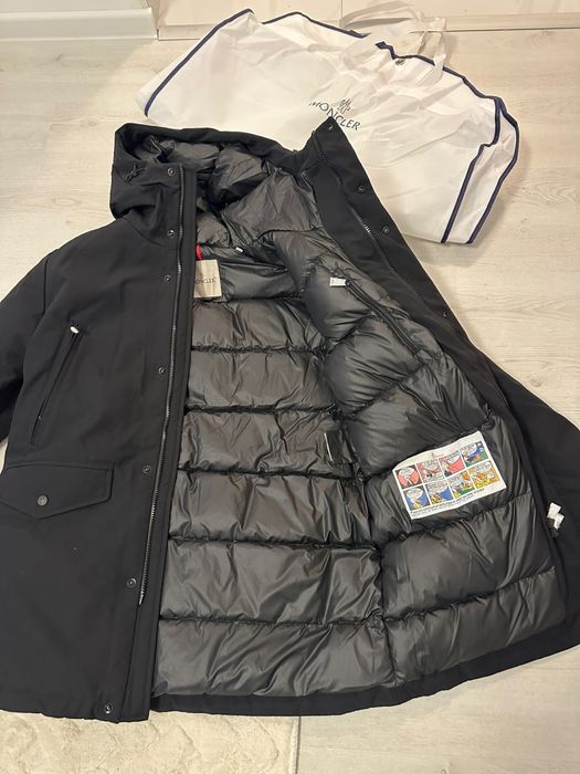 Geaca Moncler fabricata in Romania 2026