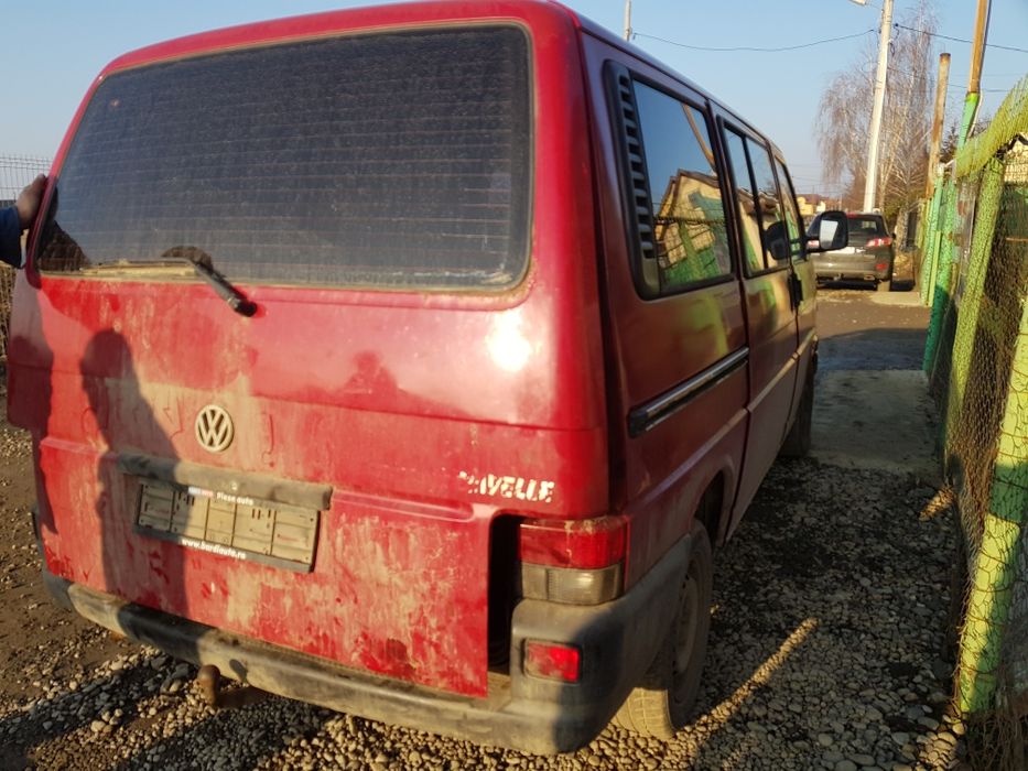 Dezmembram Volkswagen Transporter T4 motor 2.5 TDI ACV 102 CP