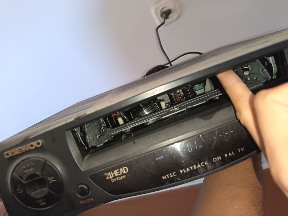 DVD тюнер две колонки с центром управления кассетные DVD