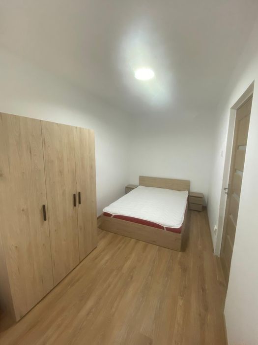 Inchiriez apartament cu doua camere de tip X, Zona Velenta
