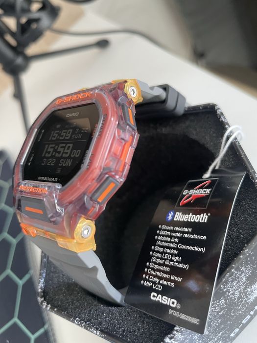 Casio gbd 200 , кварцевые , bluetooth , оргинал .