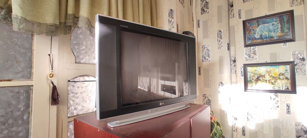 Телевизор LG цветной