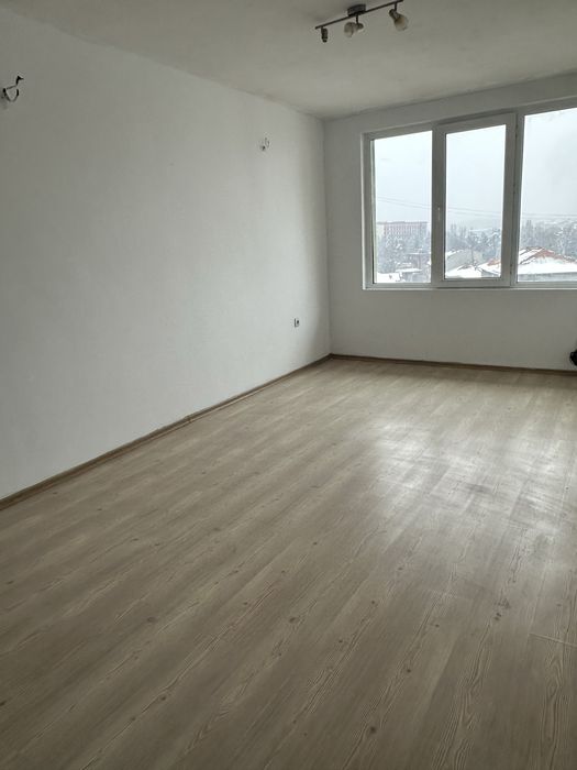 От собственик! Тристаен в център