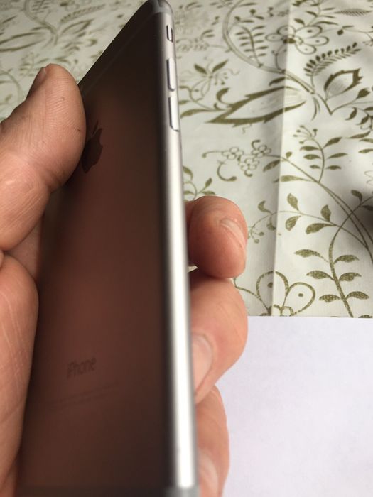 Продавам заден корпус от iPhone 6
