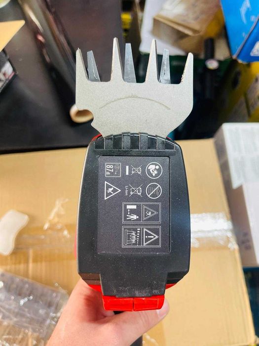 Foarfecă electrică pentru arbuști Einhell GC-CG 3,6/70 Li WT