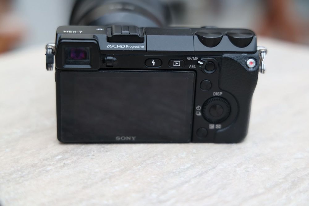 Фотоапарат (безогледален) / камера Sony NEX 7 + обектив Sony SEL