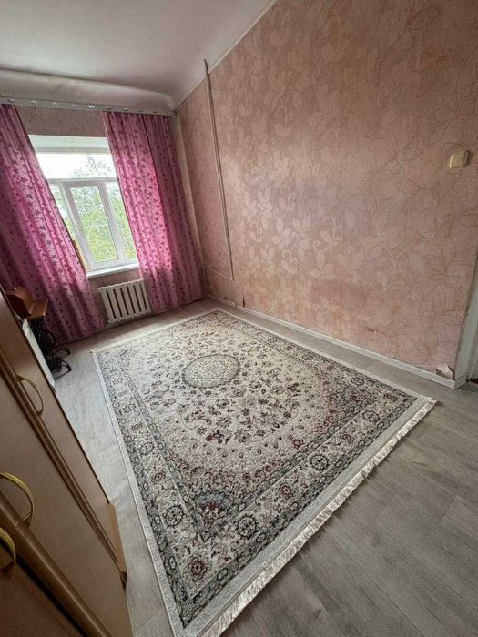 Продается 4 комнатная квартира в Старом городе.