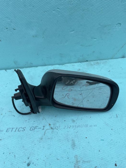 Огледало L- R Тойота Корола/ Toyota Corola 2006г