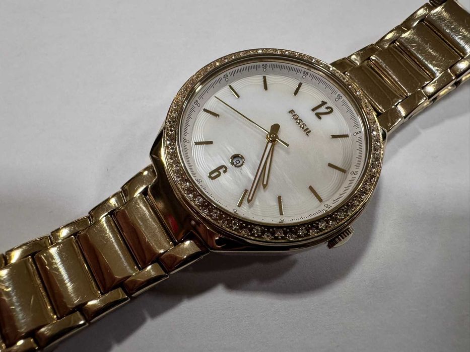 Дамски часовник Fossil Ashtyn BQ3842