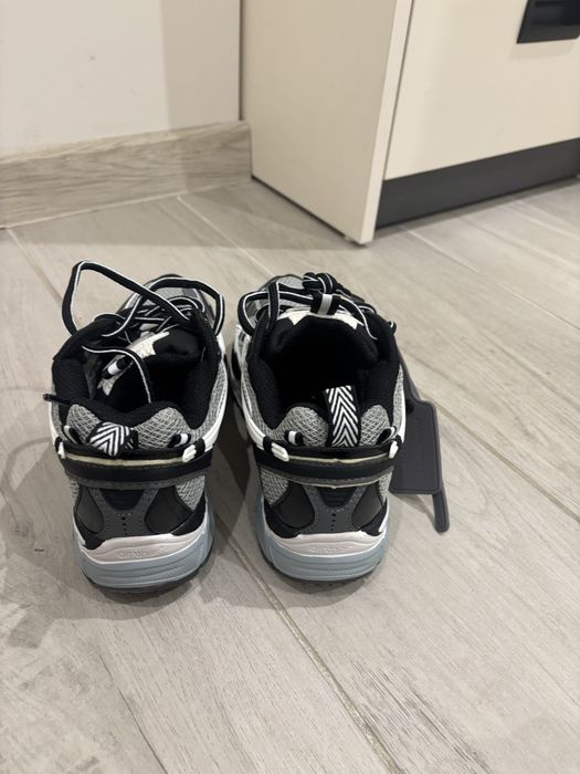 Обувки оф уайт чисто нови