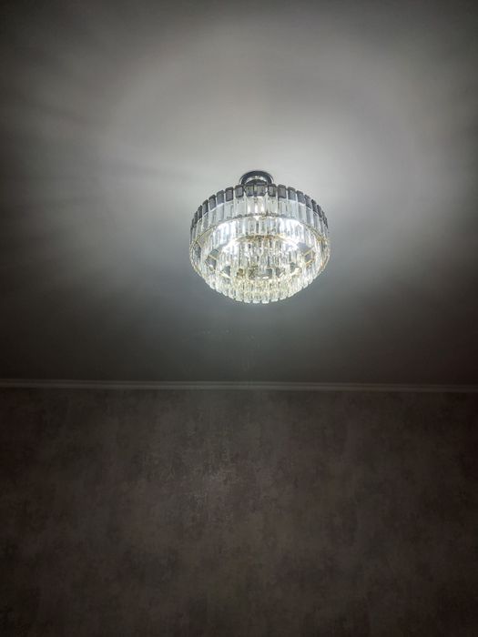 Продам люстра новый