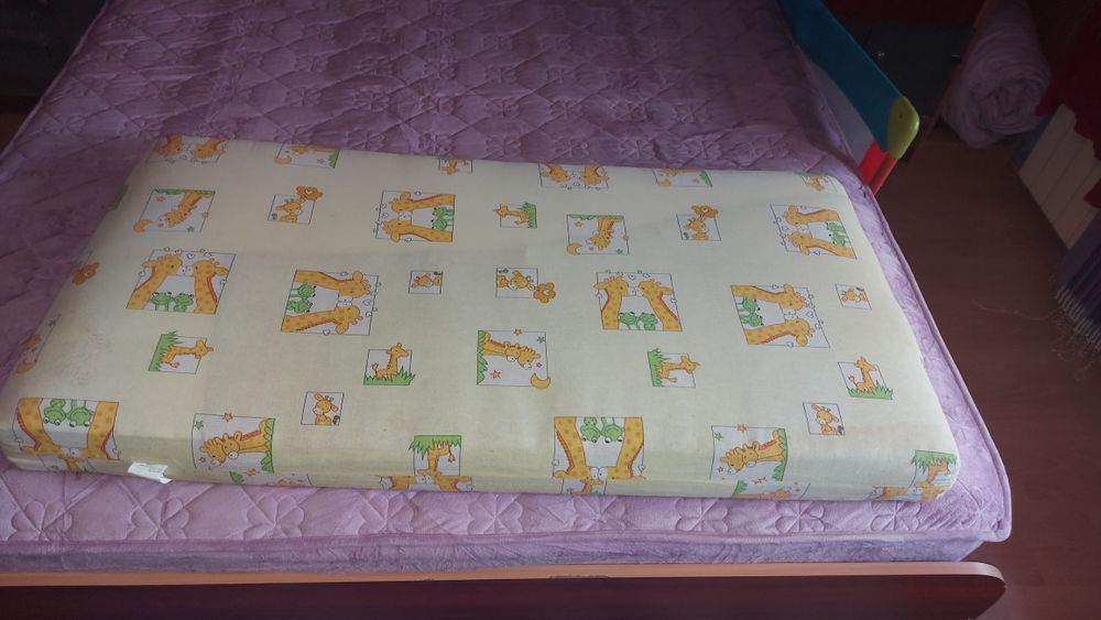 Vând saltea pătuț bebe